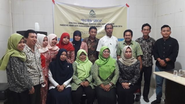 Pustakawan Perpustakaan UMI mengikuti Workshop